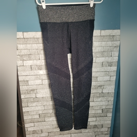 Athleta Pants - Athleta Twilight Tight Black‎ & Silver Size Medium